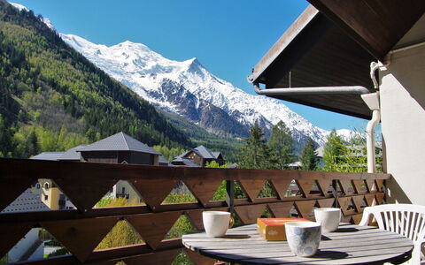 Gentiane: Mountainous Landforms, Mountain, Property, Mountain Range, Alps, Room, Roof, House, Building, Real Estate