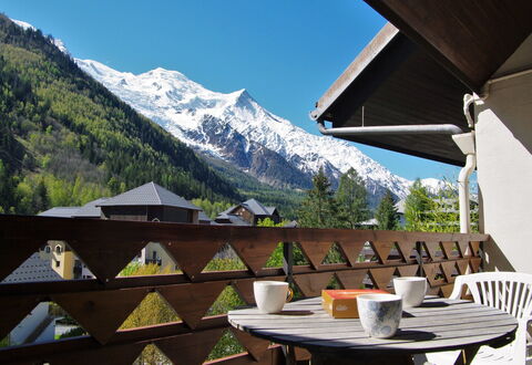 Gentiane: Mountainous Landforms, Mountain, Property, Mountain Range, Alps, Room, Roof, House, Building, Real Estate