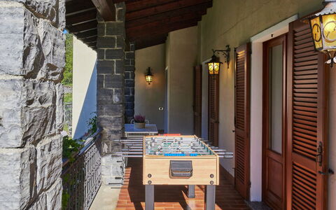 Maria: Light, Wood, Building, Table, Floor, Flooring, Facade, Brick, Ceiling, House