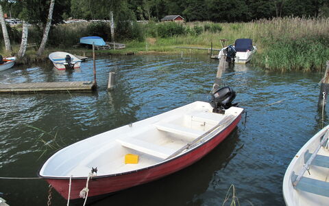 Stegeborg Sjöstugan: Water, Plant, Boat, Vertebrate, Watercraft, Boats And Boating--Equipment And Supplies, Tree, Vehicle, Lake, Leisure