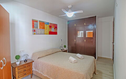 Damara V: Furniture, Property, Comfort, Wood, Lighting, Interior Design, Shade, Ceiling Fan, Floor