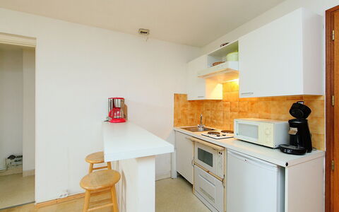 L'Univers: Property, Room, Furniture, Building, Kitchen, Interior Design, House, Floor, Cabinetry, Real Estate