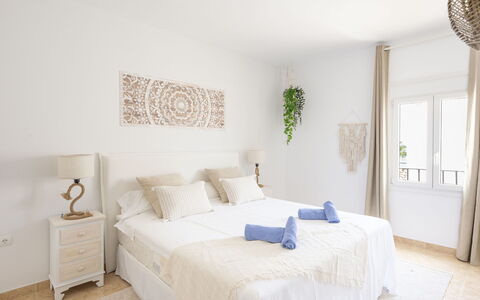 Puerto Banus Opq: Furniture, Building, Comfort, Plant, Pillow, Wood, Textile, Houseplant, Window, Flooring