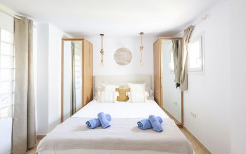 Puerto Banus Opq: Building, Property, Furniture, Azure, Cabinetry, Comfort, Textile, Table, Wood, Bed