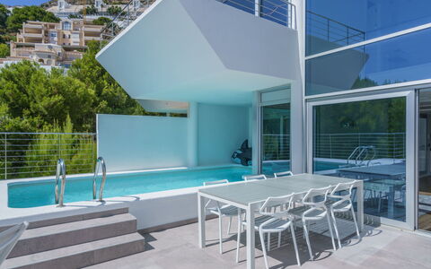 Kristina: Table, Property, Furniture, Building, Azure, Swimming Pool, Shade, Outdoor Furniture, Chair, Architecture