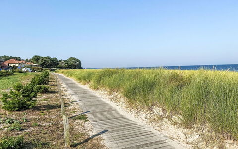 Enikö: Coast, Horizon, Coastal And Oceanic Landforms, Sea, Shore, Bank, Beach, Ocean, Walkway, Boardwalk