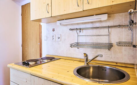 Accommodation:&nbsp;Alice Iii. 552.3
