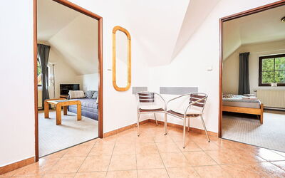 Accommodation:&nbsp;Alice Ii. 552.2