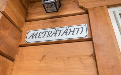 Kolin Kangastus Metsätähti 2: Bed, Furniture, Bedroom, Interior Design, Bedding, Bed Sheet, Flooring, Wood, Floor, Room