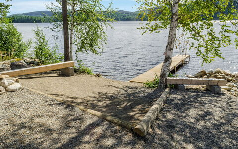 Kolin Kangastus Metsätähti 2: Bed, Furniture, Bedroom, Interior Design, Bedding, Bed Sheet, Flooring, Wood, Floor, Room
