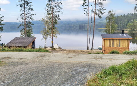 Kolin Kangastus Metsätähti 2: Bed, Furniture, Bedroom, Interior Design, Bedding, Bed Sheet, Flooring, Wood, Floor, Room