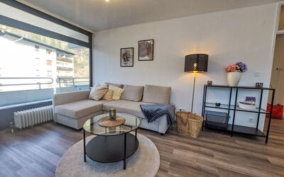 Accommodation:&nbsp;Iris 110.4