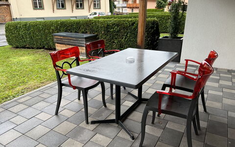 Appartement Ursula: Table, Plant, Furniture, Chair, Outdoor Table, Outdoor Furniture, Building, Rectangle, Wood, Kitchen & Dining Room Table