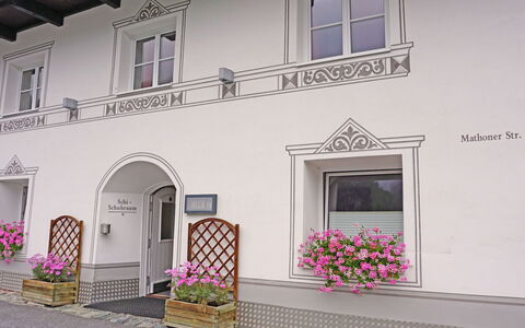 Mathon 500: Plant, Building, Property, Window, Flower, Door, House, Architecture, Houseplant