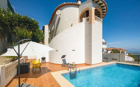 Bellvue: Water, Building, Property, Sky, Azure, Blue, Swimming Pool, Shade, Leisure, Real Estate
