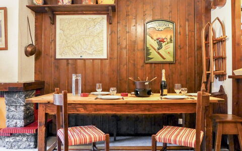Chamonix - les Praz 100: Room, Furniture, Table, Dining Room, Interior Design, Kitchen & Dining Room Table, Building, Wood, House, Wood Stain