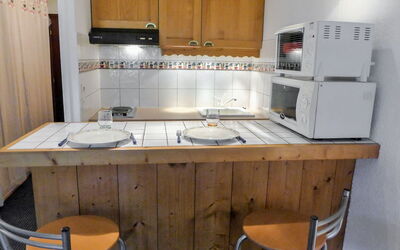 Accommodation:&nbsp;Champraz 100.15