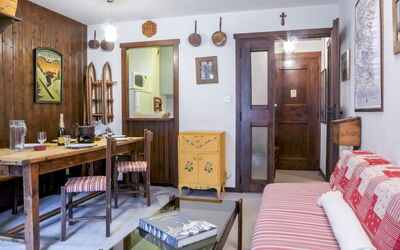 Accommodation:&nbsp;Champraz 100.7