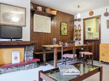 Accommodation:&nbsp;Champraz 100.7