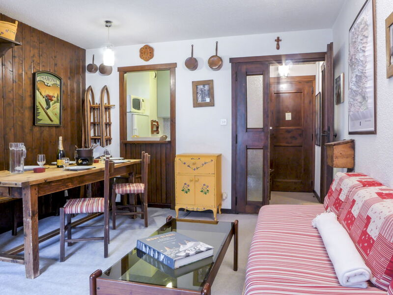 Accommodation:&nbsp;Champraz 100.7