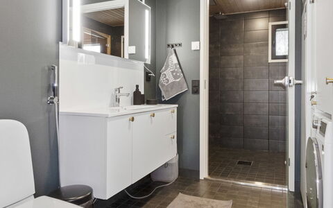 Villa Horihane: Flooring, Wall, Plumbing Fixture, Interior Design, Floor, Toilet Seat, Toilet, Bathroom Cabinet, Bathroom, Sink