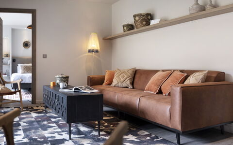Tignes 660: Brown, Furniture, Picture Frame, Property, Table, Couch, Comfort, Wood, Building, Interior Design