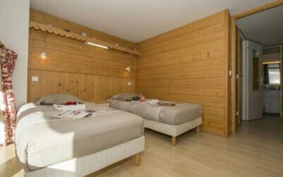 Accommodation:&nbsp;Grand Roc 200.7