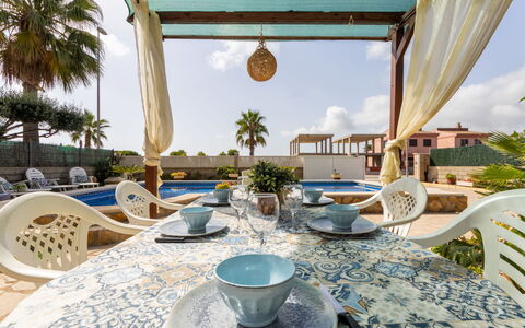 Antonella: Water, Tableware, Property, Plant, Sky, Furniture, Table, Azure, Dishware, Chair