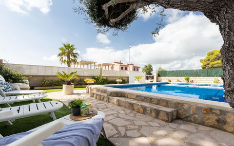 Antonella: Sky, Cloud, Water, Plant, Property, Swimming Pool, Azure, Building, Botany, Tree