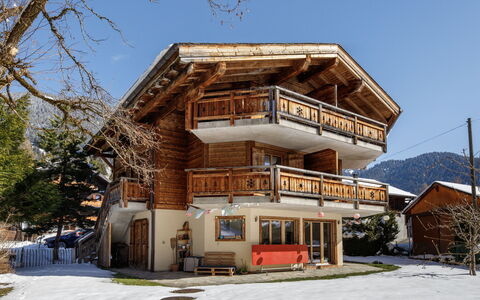 Chalet sans Soucis: Wood, Home, Cottage, Door, Balcony, Design, Lumber, Log Cabin