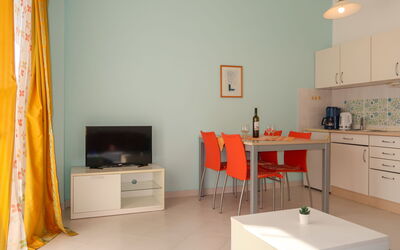 Accommodation:&nbsp;Elena 114.1