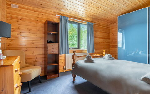 Lodge 9: Building, Furniture, Cabinetry, Comfort, Window, Wood, Interior Design, Bed Frame, Lamp, Television