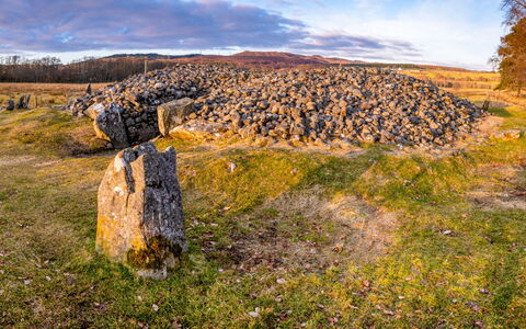 Suilven: Cloud, Sky, Plant Community, Ecoregion, Natural Landscape, Highland, Plant, Wood, Grass, Bedrock