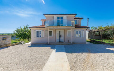 Villa Luna Maris: Sky, Building, Plant, Property, Window, Azure, Door, House, Cloud, Land Lot