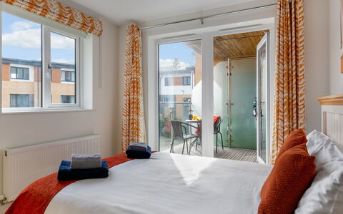 The Saltings: Furniture, Window, Building, Comfort, Azure, Wood, Shade, Floor, Bed Frame, Flooring