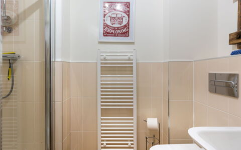 The Saltings: Plumbing Fixture, Interior Design, Bathtub, Bathroom, Floor, Door, Flooring, Tap, Building