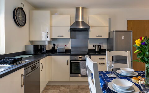 The Saltings: Countertop, Cabinetry, Furniture, Kitchen Sink, Sink, Kitchen Stove, Kitchen, Kitchen Appliance, Home Appliance, Tap