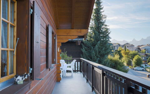 Ushuaia: Plant, Window, Building, Sky, Wood, Cloud, Interior Design, Tree, Flowerpot, Porch