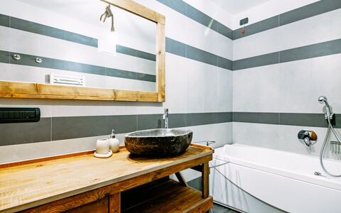 Canazei 430: Property, Tap, Bathtub, Plumbing Fixture, Building, Cabinetry, Wood, Interior Design, Mirror, Bathroom