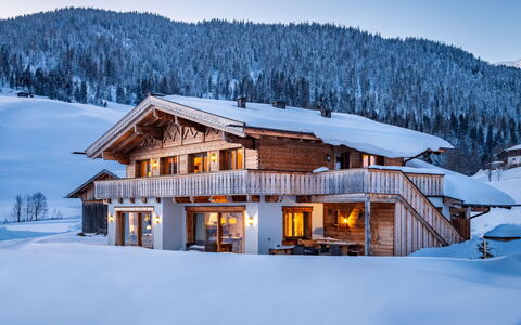 Orleans 1: Sky, Snow, Property, Mountain, Building, Blue, Tree, Plant, Slope, House