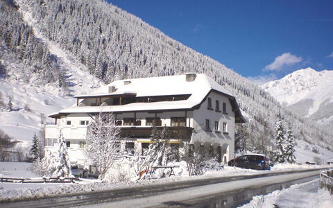Feichten im Kaunertal 107: Sky, Snow, Mountain, Building, Cloud, Slope, Window, Tree, House, Highland