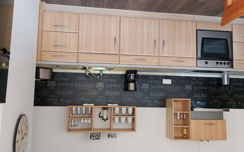 Am Meintetal: Cabinetry, Countertop, Wood, Building, Interior Design, Flooring, Floor, Kitchen, Wood Stain, Material Property