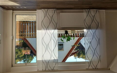 Am Meintetal: Window, Building, Wood, Branch, Plant, Shade, Twig, Rectangle, House