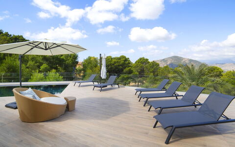 Mucho: Sky, Cloud, Outdoor Furniture, Shade, Sunlounger, Wood, Comfort, Tree, Leisure, Landscape