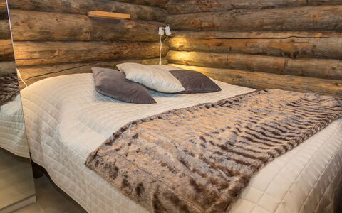 Salmikangas F1: Wood, Hardwood, Wood Stain, Bedroom, Linens, Natural Material, Plank, Wood Flooring, Bedding, Bed