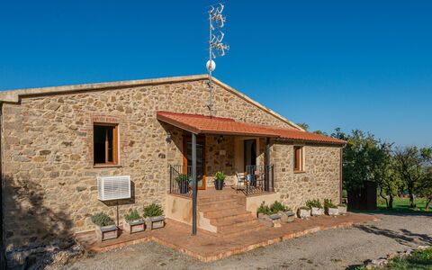 Meridiana: Sky, Cloud, Plant, Tree, Road Surface, Asphalt, Land Lot, House, Composite Material, Fence