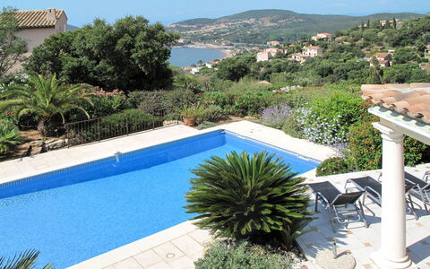 Reves de Rives: Plant, Water, Sky, Property, Azure, Building, Swimming Pool, Outdoor Furniture, Tree, Rectangle