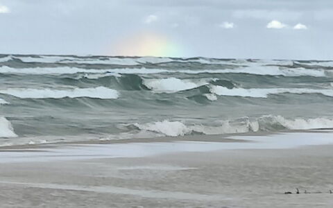 Domek Z Klimatem: Cloud, Water, Sky, Coastal And Oceanic Landforms, Horizon, Wind Wave, Landscape