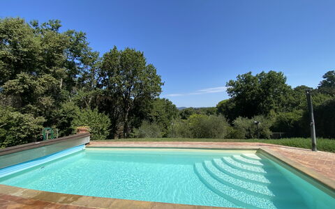 Villa le Querce: Water, Sky, Daytime, Property, Nature, Azure, Swimming Pool, Rectangle, Shade, Grass