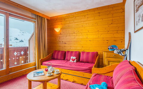 La Plagne 647: Property, Furniture, Couch, Comfort, Building, Azure, Wood, Textile, Interior Design, Purple